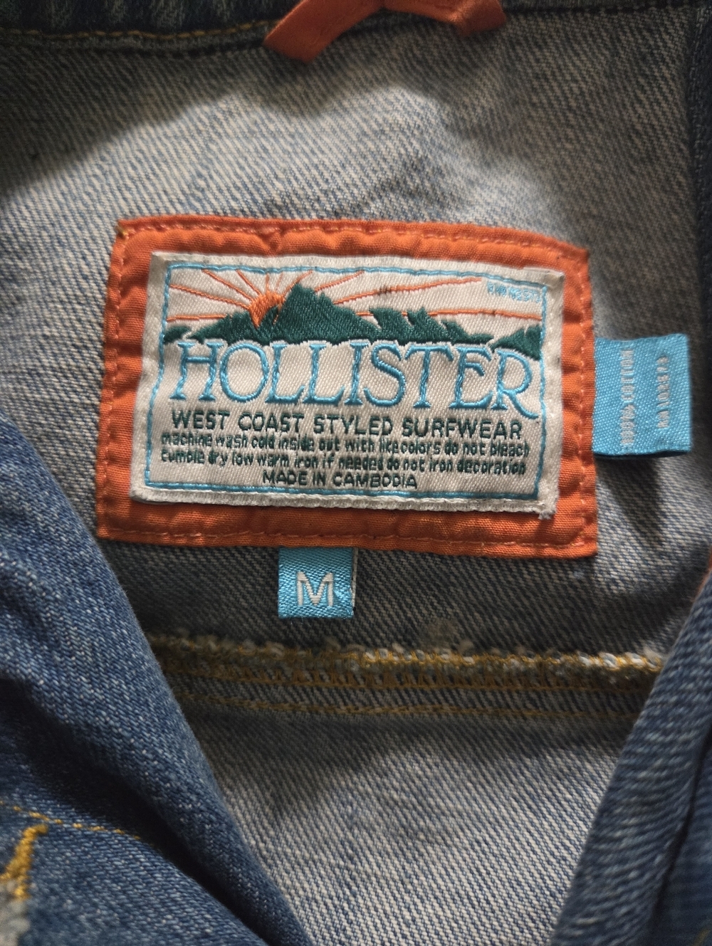 Vtf Y2K Cropped Distressed Denim Hollistet Jacket with Patches - Blue, Size M - Picture 2 of 9